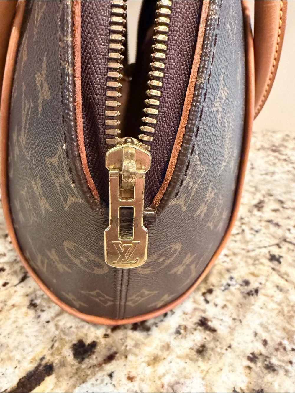 Louis Vuitton Monogram Canvas Ellipse